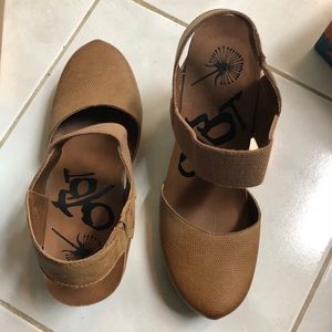 OTBT Closed toe wedge